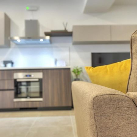 Brand New And Tastefully Furnished 2 Bedroom Apartment Ddif1-2 Gzira Bagian luar foto