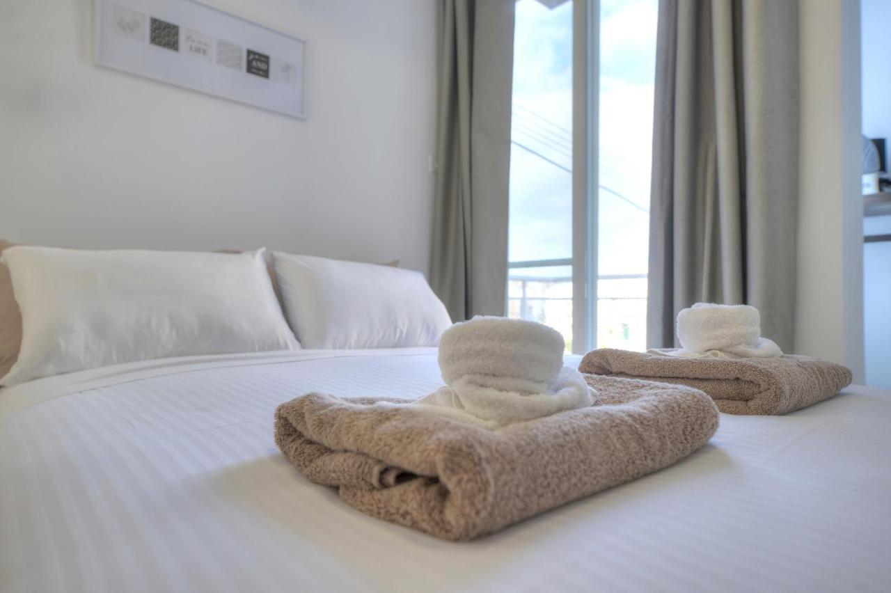 Brand New And Tastefully Furnished 2 Bedroom Apartment Ddif1-2 Gzira Bagian luar foto