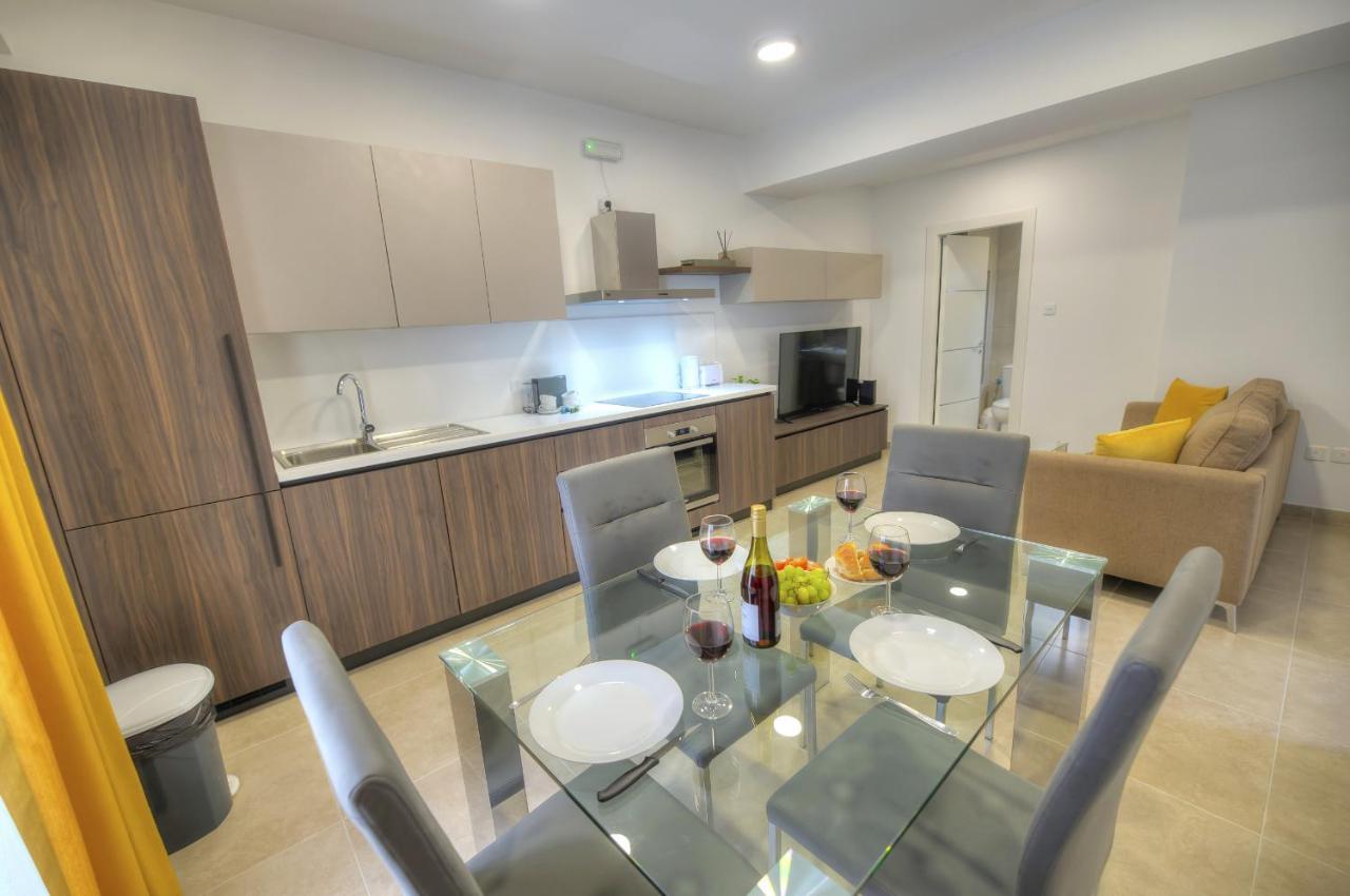 Brand New And Tastefully Furnished 2 Bedroom Apartment Ddif1-2 Gzira Bagian luar foto